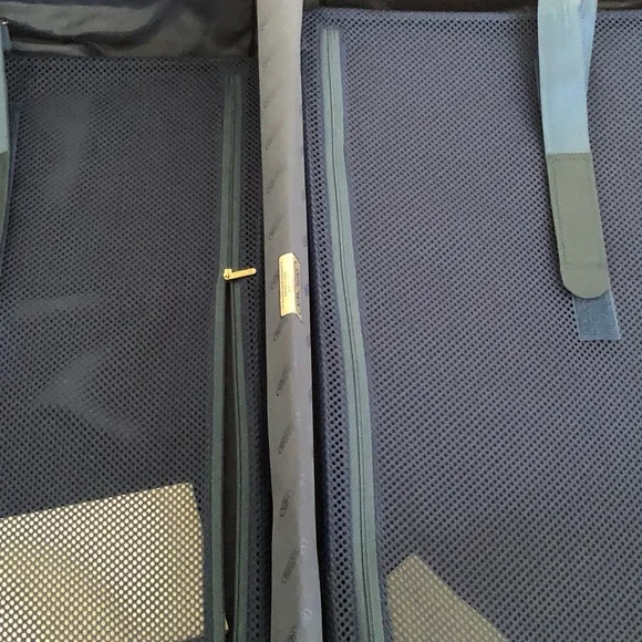 RIMOWA Cabin and Check in Medium. - Picture 8 of 16